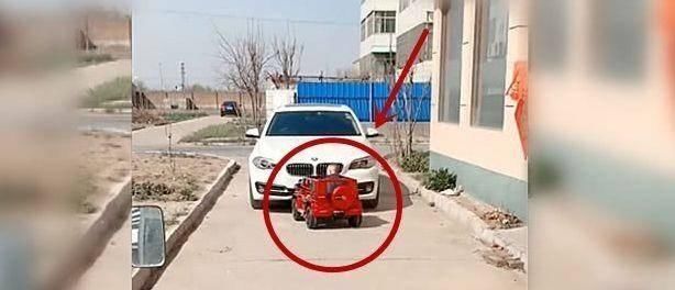 姐妹夫|自从舅舅得罪了外甥,他的宝马就遭到无情的报复,网友:亲外甥!