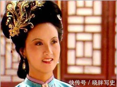 贾母!王熙凤当家有多难?婆婆刁钻、姑妈无情,妯娌之间也是面和心不和