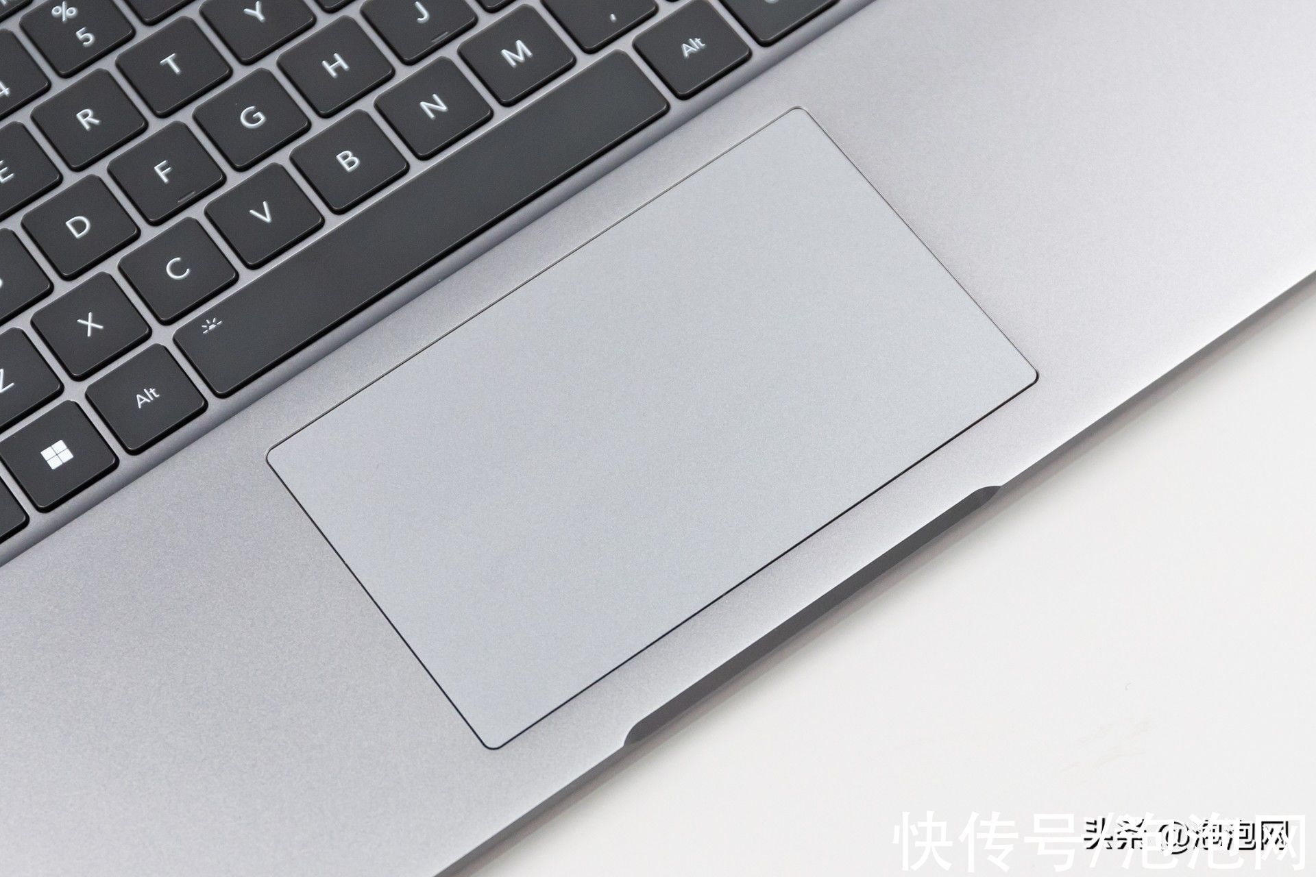 键盘|荣耀MagicBook 16 Pro锐龙版图赏：全面屏高能生产力工具