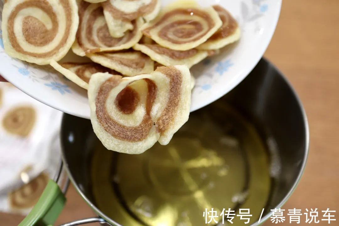 红糖|5块搞定的小零食，家有面粉就能做！2个鸡蛋1碗面，家有孩子快收藏！