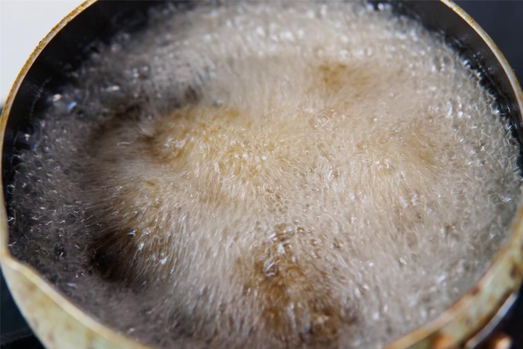 炸肉丸子时,切记“2用2不用”,丸子酥香松软,久放也不变硬