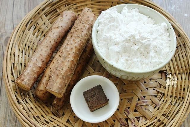 红糖浆|明日秋分，这碱性蔬菜要常吃，去皮煮一煮，淋上红糖浆，软糯香甜