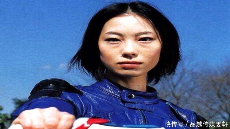 光太郎|放弃奥特曼身份的四个人类,两个扔掉变身器,有一个见怪兽就跑!