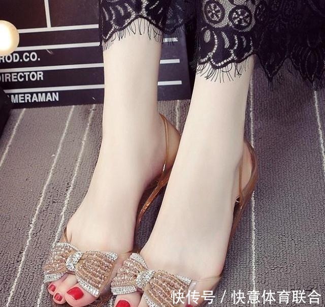 时尚 时尚平底凉鞋,甜美俏皮,展现了你魅力的风姿