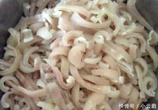 女性要想皮肤好，多吃这道菜，隔三差五吃1次，告别黄脸婆！