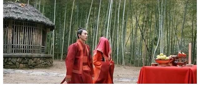 為什么素素只能跳誅仙臺結(jié)束愛情，而白淺卻可以趕走情敵？