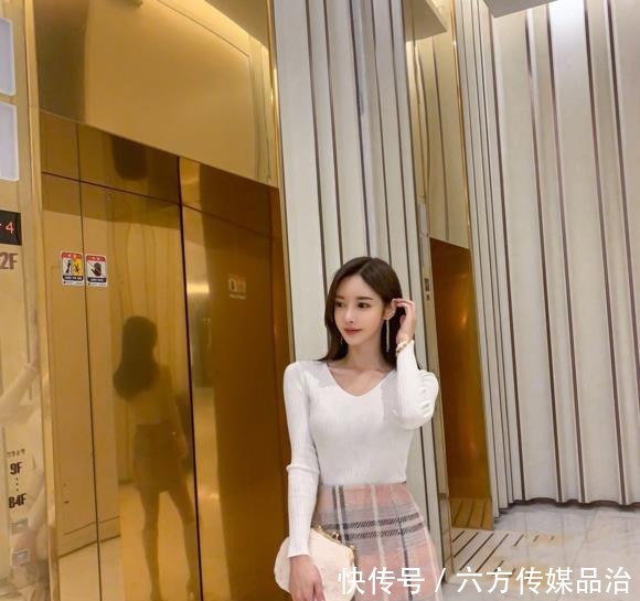 奶昔|孙允珠高清美图:樱桃芒果奶昔甜蜜格纹拼搭裙!