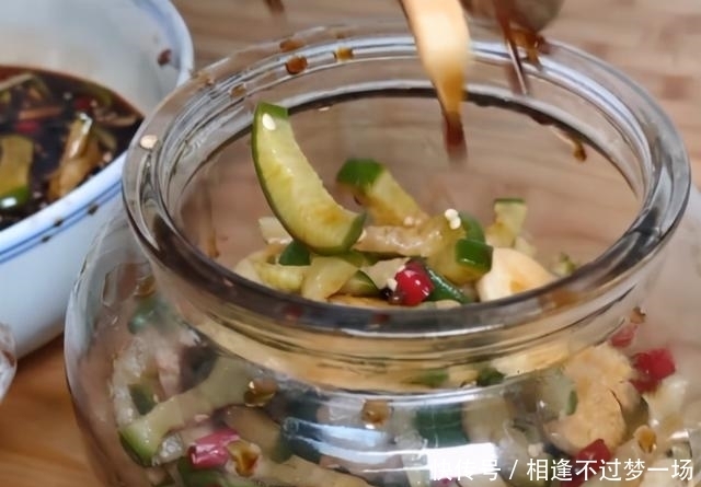 无水无油|腌萝卜条的家常做法,简单易学,酸甜口味,超级下饭