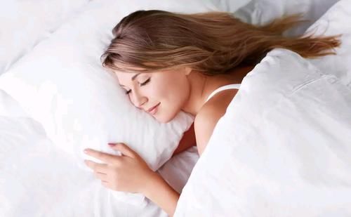 提醒女性朋友，坚持做到这3点，多吃“三红”，预防长色斑气色好