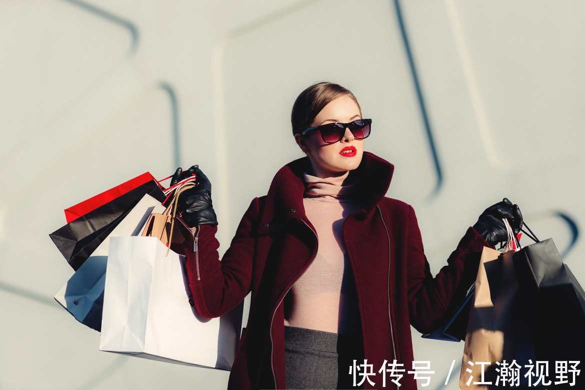 快科技|中国版ZARA破产?数万人涌入拉夏贝尔直播间捡漏咋回事?