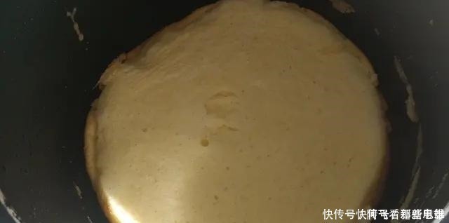 不用烤箱怎么做面包呢大厨教你另类做法,出锅香气十足