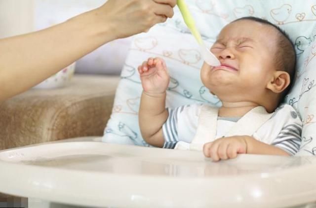 妈妈们|为帮助孩子断奶,宝妈躲了8天,回家后却遭到孩子“冷眼相待”