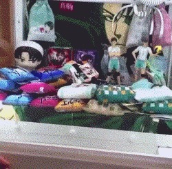 |搞笑GIF:今天运气挺好, 走着走着就捡到一个媳妇