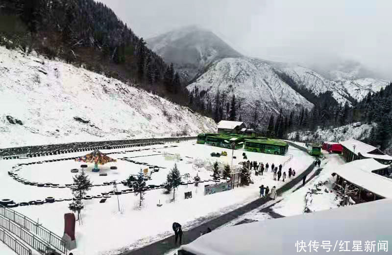 瑞雪兆丰年！大年初二四川达古冰川迎来牛年第一场雪