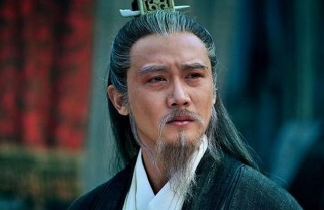 临终前|诸葛亮临终前阿斗问了一个问题，才知道阿斗一直是在装傻!