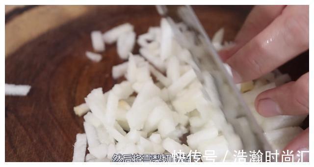 辅食|我家南瓜从不煮粥!比南瓜饼好吃百倍,宝宝吃完舔手指,肉都不换