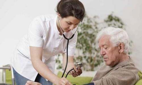 不良习惯|经常喝酒的人,易导致血压飙升!高血压对身体的损伤,莫轻视