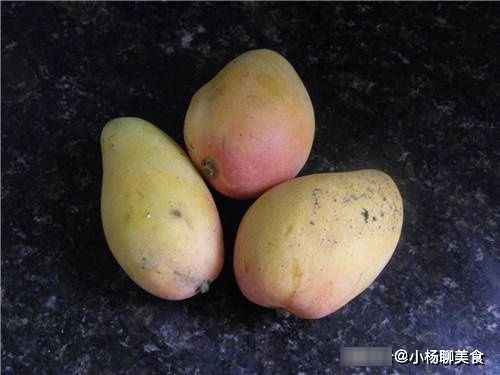 聪明人专挑这4种芒果买，个个鲜嫩多汁，果核小果肉多！