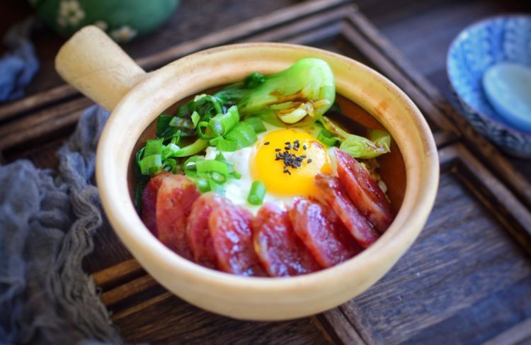 冬天吃腊肠，试试这4种做法，个个都好吃，换着吃不腻，快来学