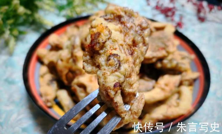 炸蘑菇|炸蘑菇总是回软？多半是没有掌握窍门，牢记4点，出锅后香酥可口