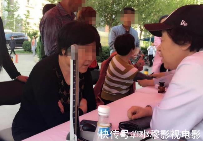 医生|53岁阿姨因常吃一“零嘴”,肝或慢慢恢复健康,医生:值得学习