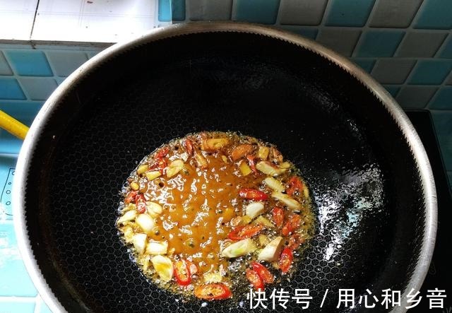 羊杂|一个人吃饭也不将就,千张配它煮一锅,酸辣开胃,好吃管饱不长肉!