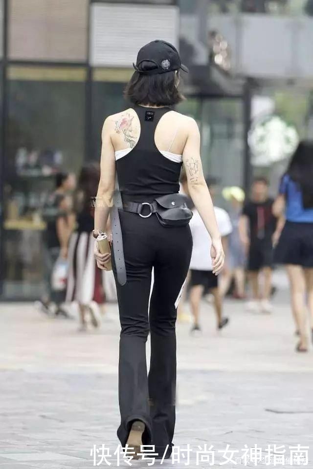 时尚穿搭:黑色长裤修长板型喇叭款式，完美掩盖高跟鞋视觉显高