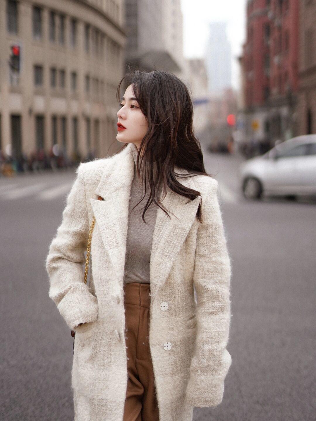 燕麦色 气质女人冬天都爱穿这些“大衣”,保暖又温柔,这个冬季谁穿谁美