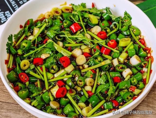 柠檬片|解腻开胃的家常美食推荐：柠檬百香果无骨鸭掌，腌辣椒，酸辣豆芽