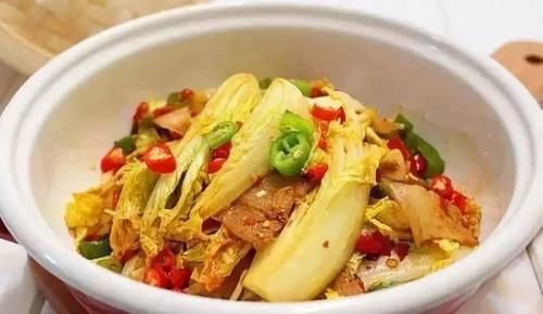 美食推荐：糖醋排骨，干锅娃娃菜，红烧鱿鱼，开胃金针菇的做法