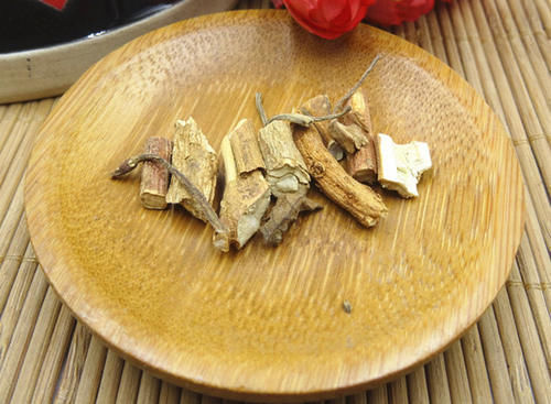 代茶饮|中医绝学身体湿气大的人,用这2味中药泡水喝,祛湿排毒不伤身