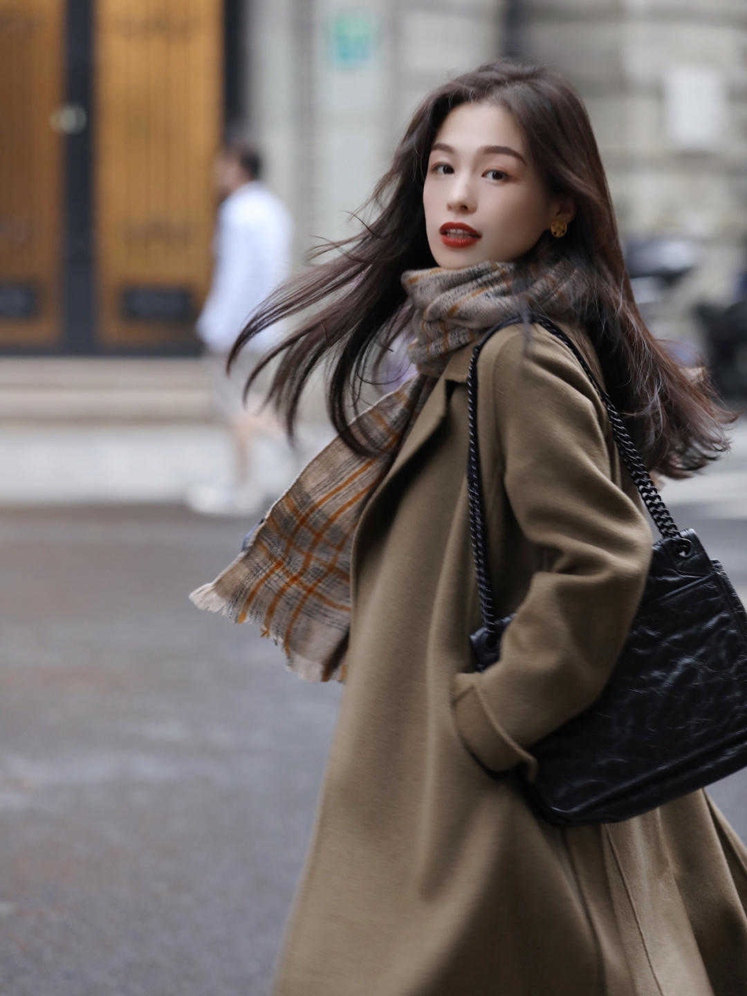 洋气|40+女人如何穿衣显年轻,记住几个思路,让你重回颜值巅峰,气质好不显老