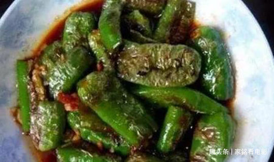 美食推荐菠菜炒鸡蛋、黄瓜炒木耳、香辣炒包菜、虎皮青椒的做法