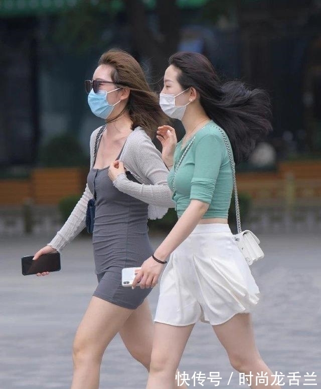 小仙女们 连衣裙穿着更舒适自在,飘逸动人