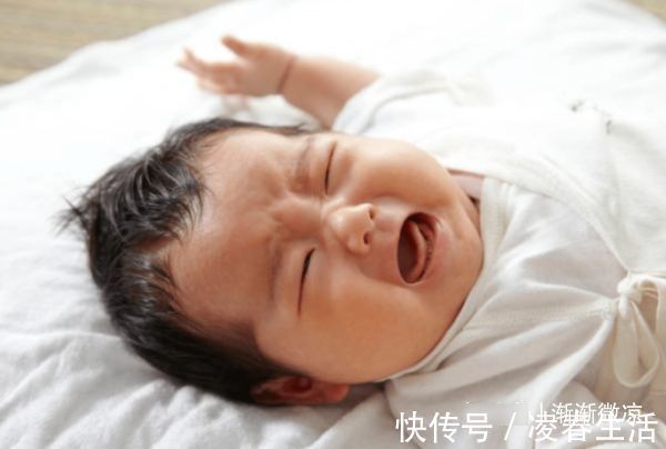 团子爸|宝宝“夜醒”后不愿再睡,不哭不闹却愁坏父母,只能陪玩到天亮吗