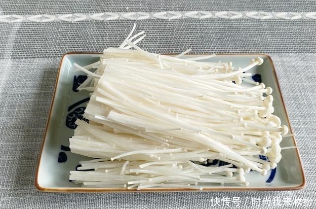 发朋友圈|娘两在家吃火锅,发朋友圈引起来一片评论,2个人也会吃了吧