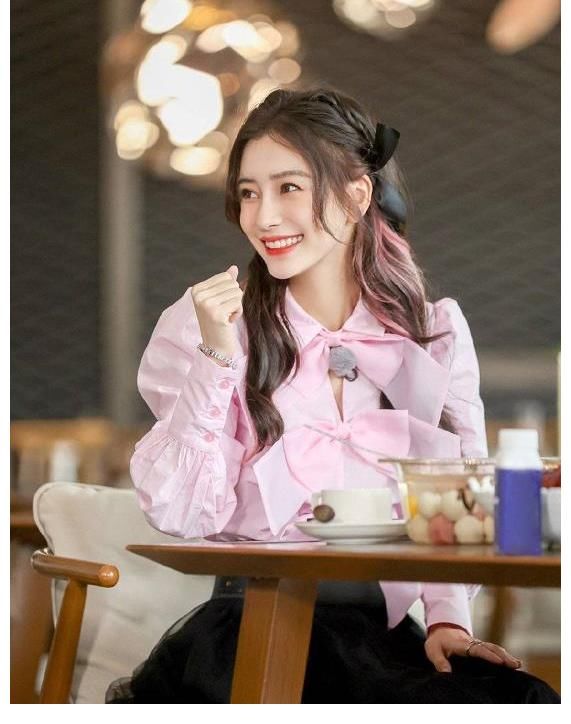 bbaby有多能吃？早餐吃三碗馄饨还不够，网友：这么吃还不胖？