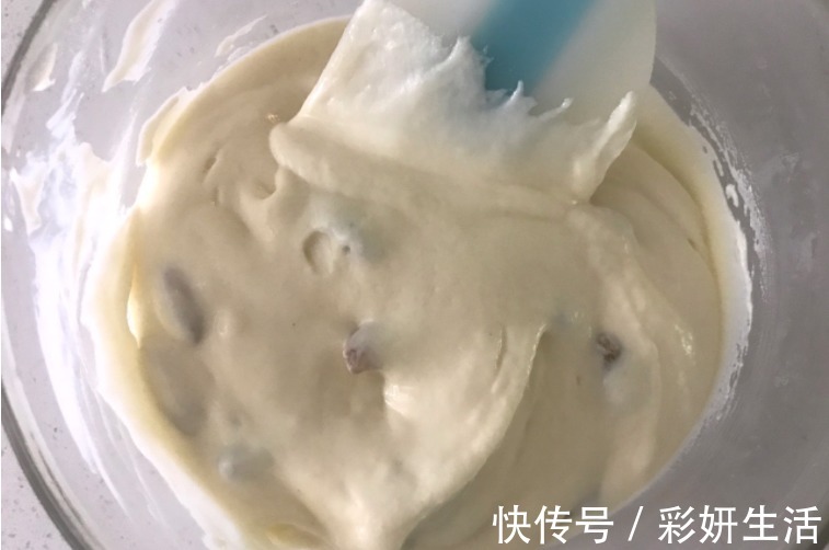 葡萄干|非常简单的小点心，酸奶糯米糕，甜而不腻，吃了还想吃
