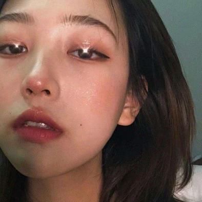 女孩子坚持“3好习惯”,眼睛会越变越好看,轻松成为“电眼美女”