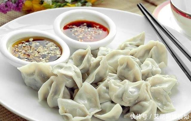 饺子皮|包饺子别用手捏了,教你正确做法,快速不脏手五分钟一屉