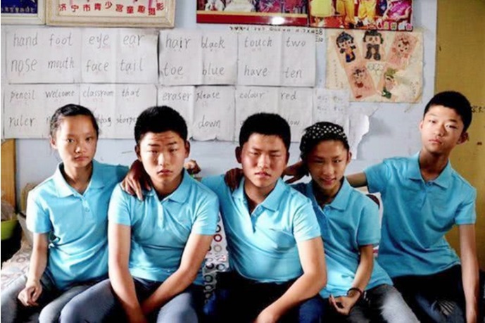 五胞胎|中国首例“5胞胎”长大了,如今已满18岁,家庭状况令人感叹
