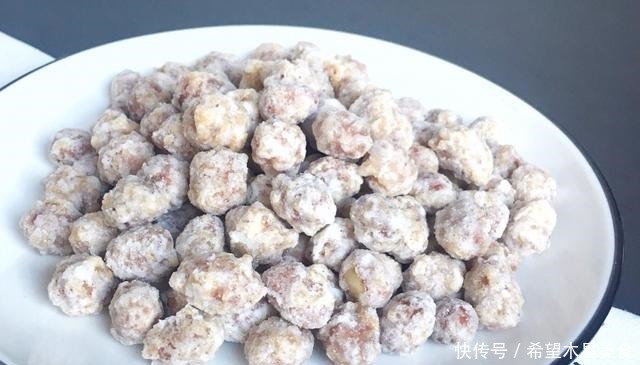 这就是东北过年必备小吃,香、脆、脆!小孩子喜欢!童年的气息