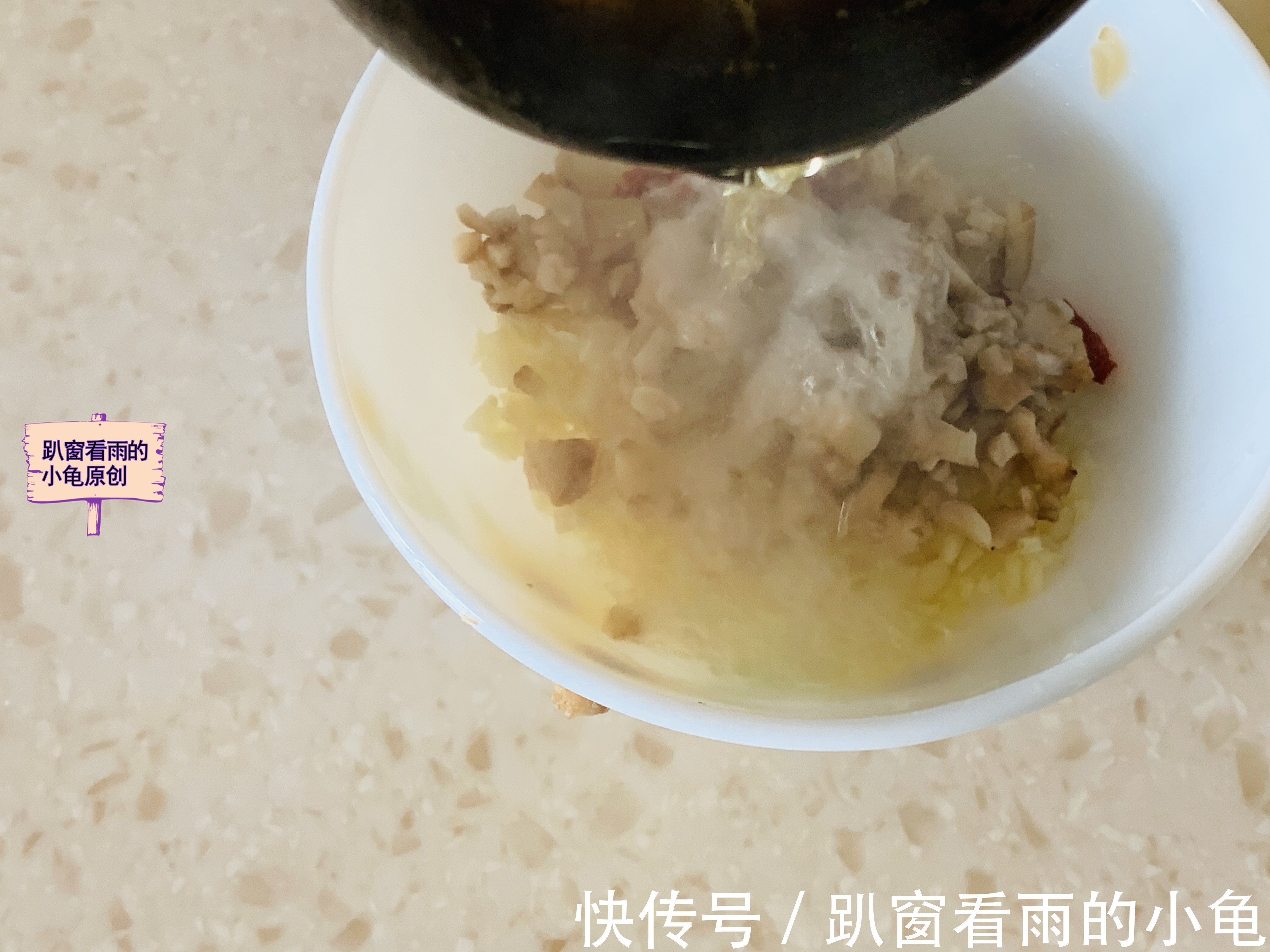 香菇蒂|香菇这样做,软嫩鲜香又解馋,上桌就光盘,大人孩子直呼吃不够