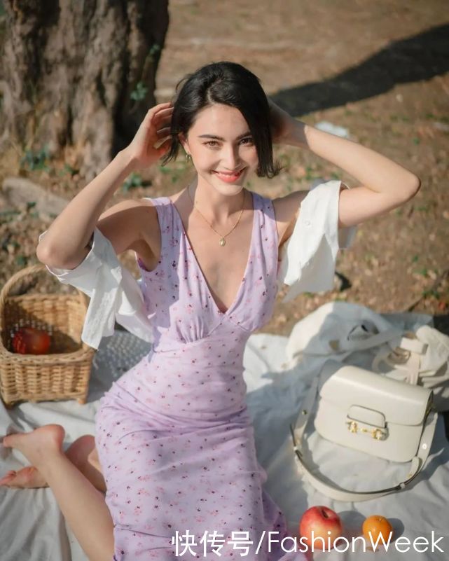 一条碎花裙，就能美过整个春天