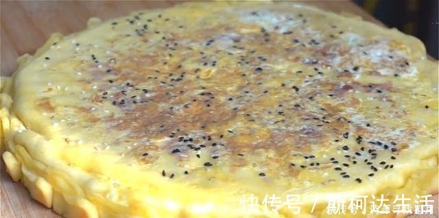 红薯|玉米面这样做真好吃,一擀一煎,5分钟出锅,连吃一个月都不腻