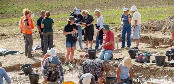 文化|英国挖出1600年前文物,上面刻着五个简体汉字:吉姆在这里