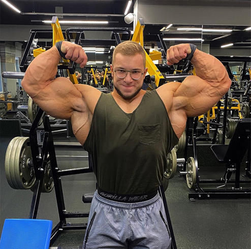 体重|23岁的俄罗斯健美巨兽，体重127公斤，一年增长10公斤纯肌肉