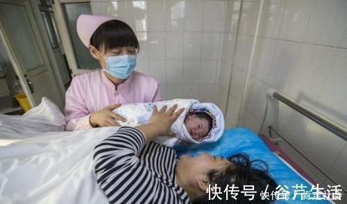 宝妈|玩突变团竞当怪兽,没想到穿上了炽羽金尊!