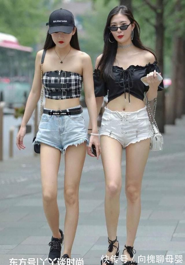 双胞胎|双胞胎眼光真不错,同穿一件短裤,左边的更魅力十足吧