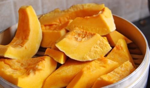 南瓜松饼|自从做了它，再也不想买面包，平底锅就能做，暄软可口，越嚼越香